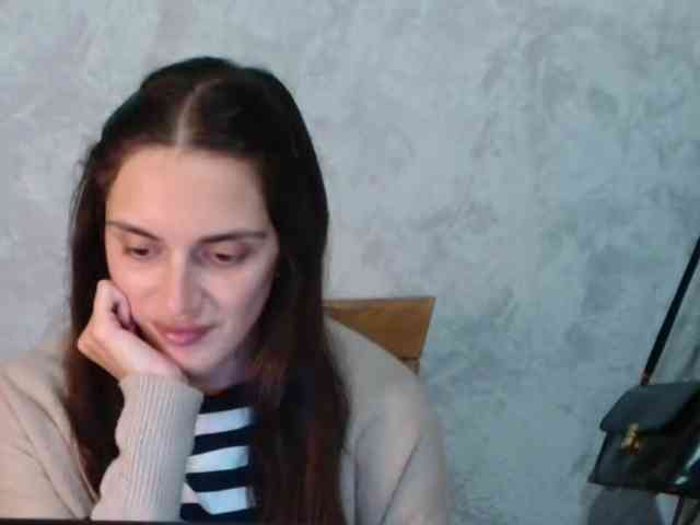 FlirtyRoxi webcam