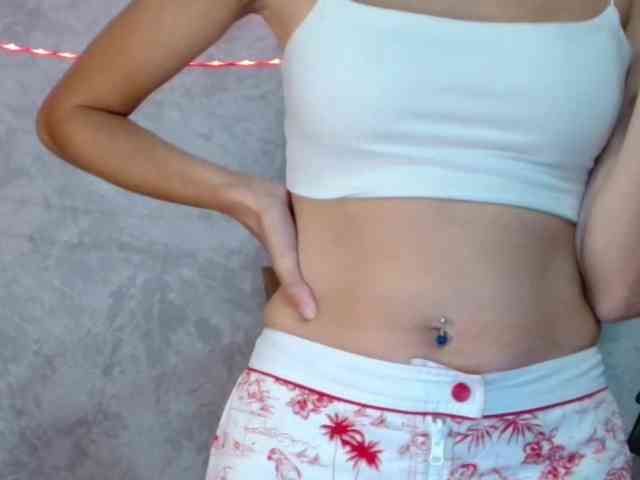 FlirtyRoxi webcam