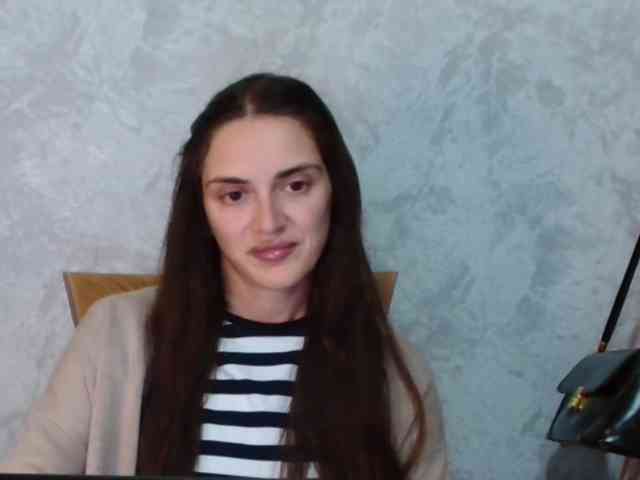 FlirtyRoxi webcam