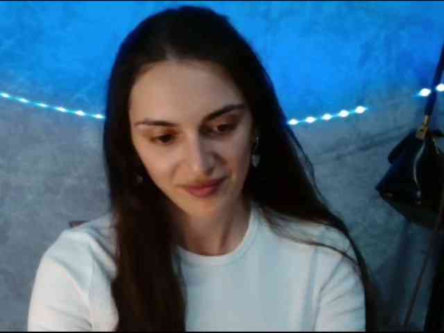FlirtyRoxi webcam