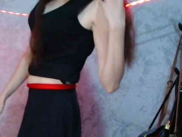Model: FlirtyRoxi