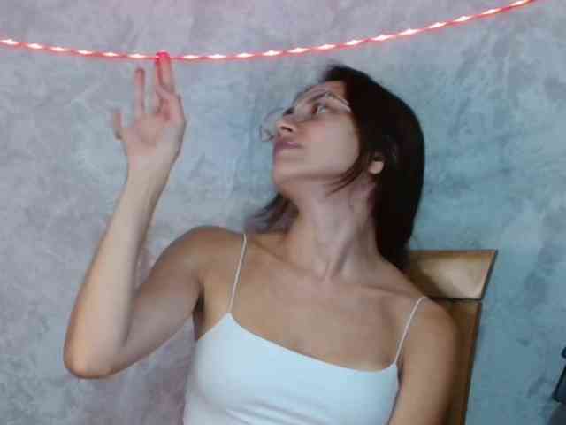 Model: FlirtyRoxi