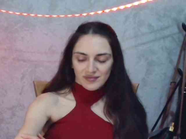 Model: FlirtyRoxi