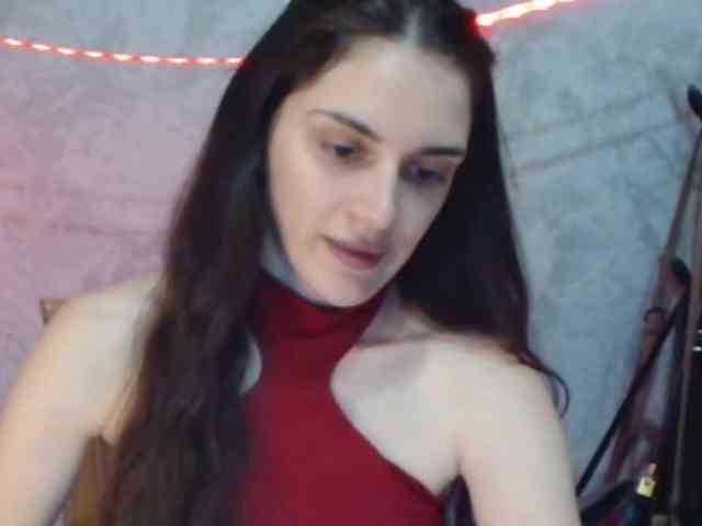Model: FlirtyRoxi