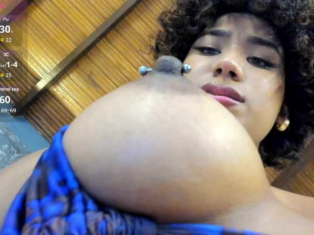 AmbraCohelo live cam on BongaCams