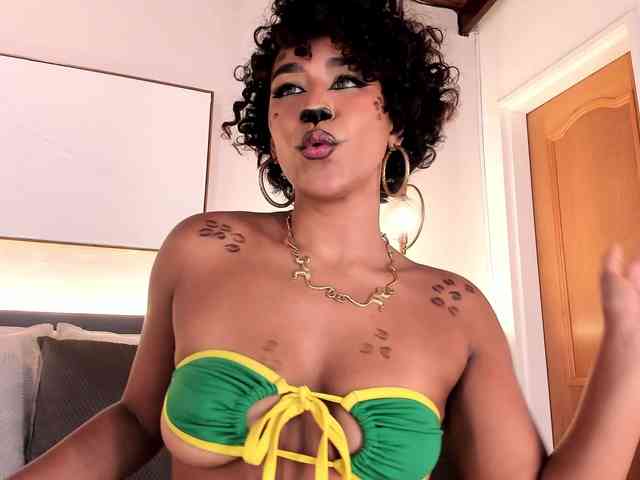 Model: AmbraCohelo