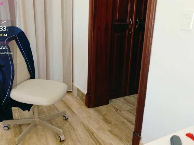 ViktoriaSillk live cam preview