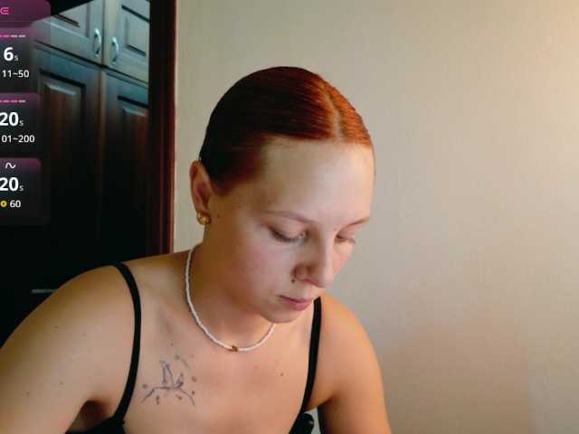 ViktoriaSillk webcam