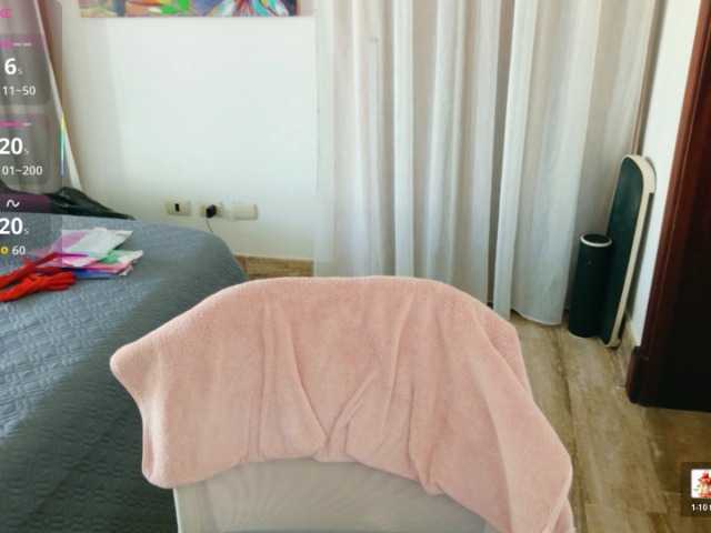 ViktoriaSillk live cam on BongaCams