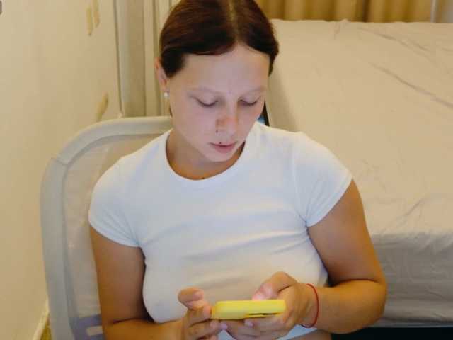 ViktoriaSillk live cam preview