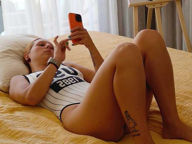 ViktoriaSillk live webcam show