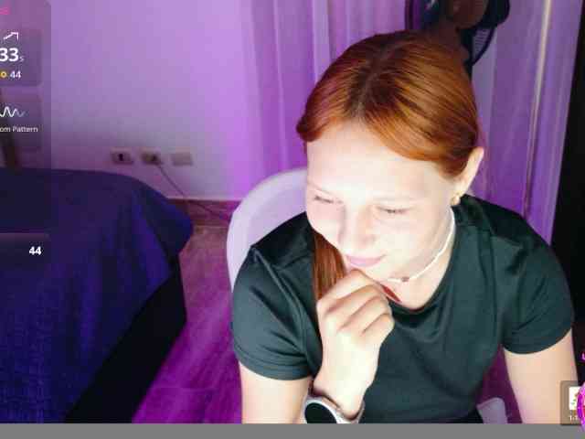 ViktoriaSillk webcam