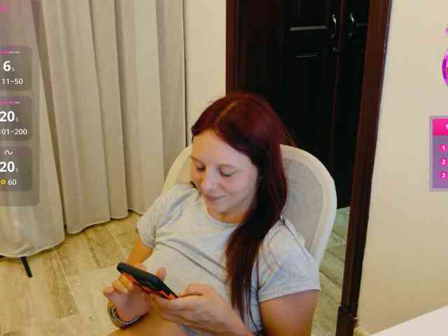 ViktoriaSillk webcam