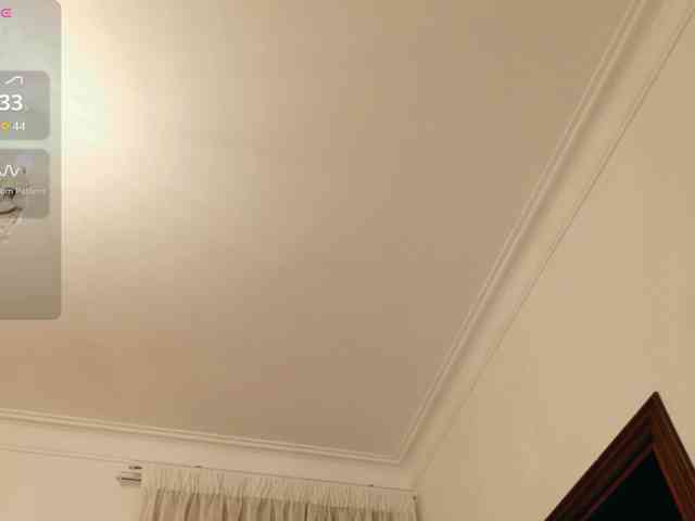 ViktoriaSillk webcam