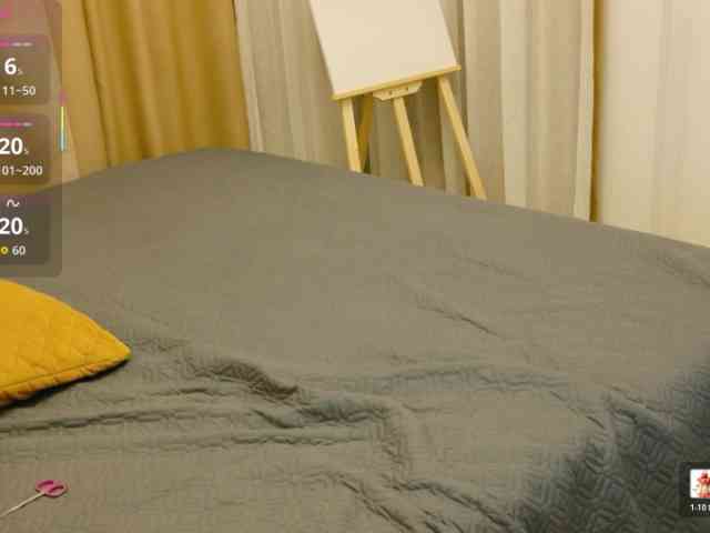 ViktoriaSillk webcam