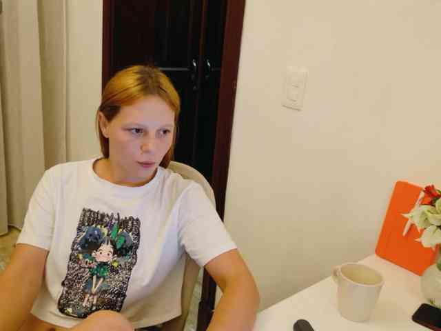 ViktoriaSillk webcam