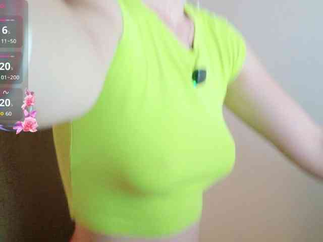 ViktoriaSillk webcam