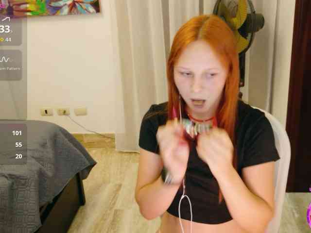 ViktoriaSillk webcam