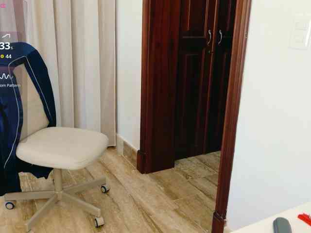 ViktoriaSillk webcam