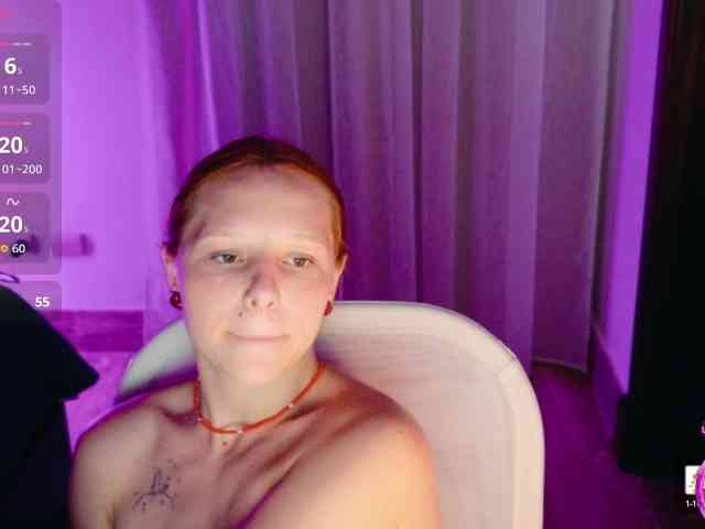 ViktoriaSillk webcam