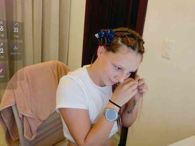 ViktoriaSillk webcam