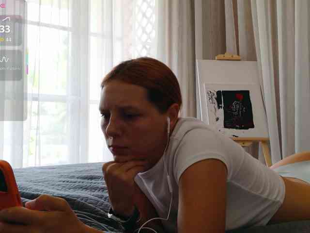 ViktoriaSillk webcam