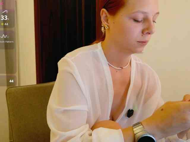 ViktoriaSillk webcam