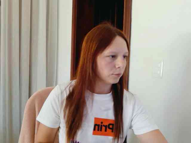 ViktoriaSillk webcam