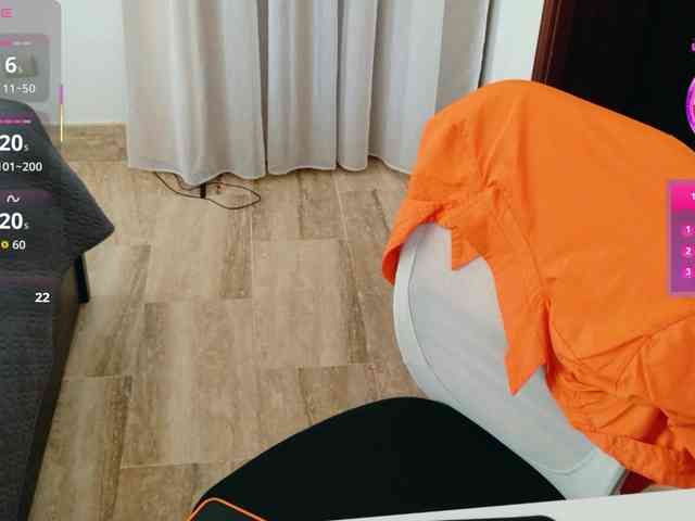 ViktoriaSillk webcam