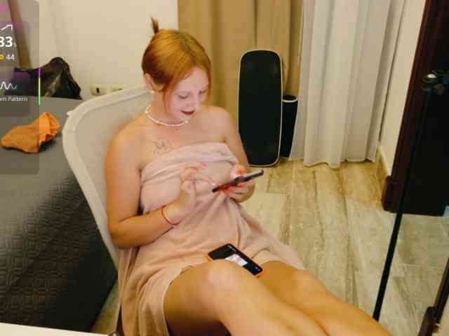 ViktoriaSillk webcam