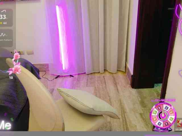 ViktoriaSillk webcam