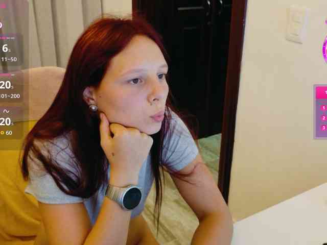 ViktoriaSillk webcam