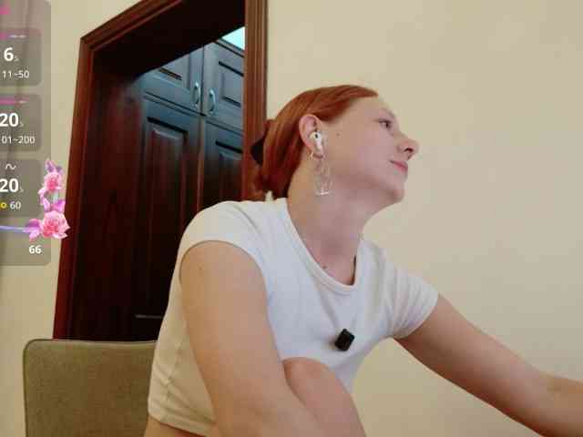 ViktoriaSillk webcam