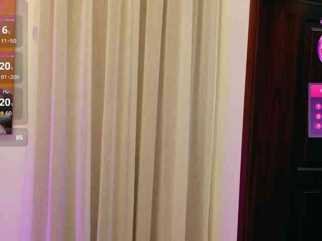 ViktoriaSillk webcam