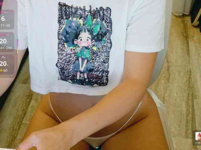 ViktoriaSillk webcam