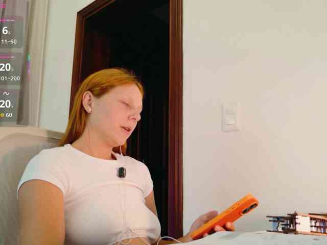 ViktoriaSillk webcam