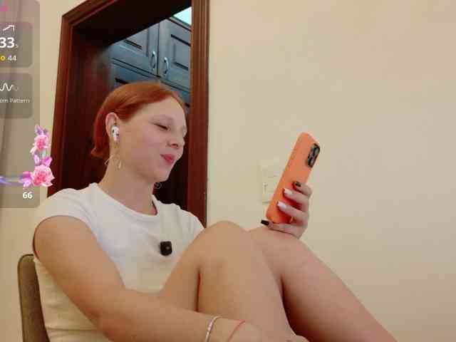 ViktoriaSillk webcam