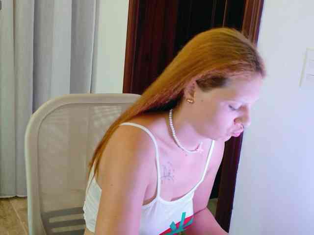 ViktoriaSillk webcam