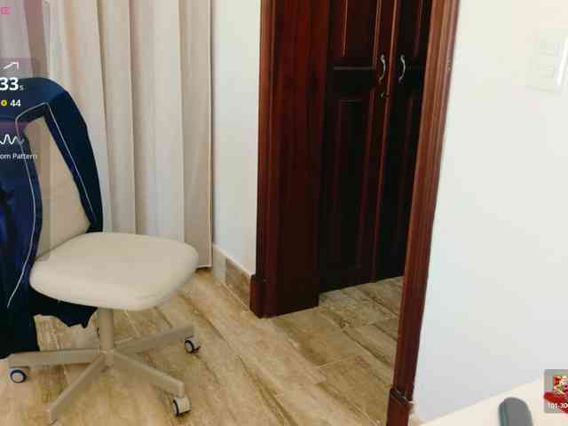 ViktoriaSillk webcam