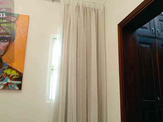 ViktoriaSillk webcam