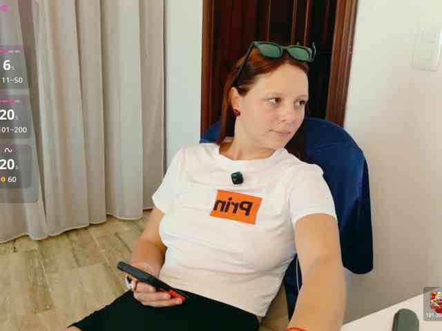 ViktoriaSillk webcam