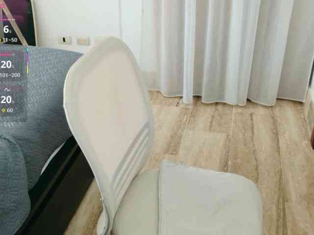 ViktoriaSillk webcam