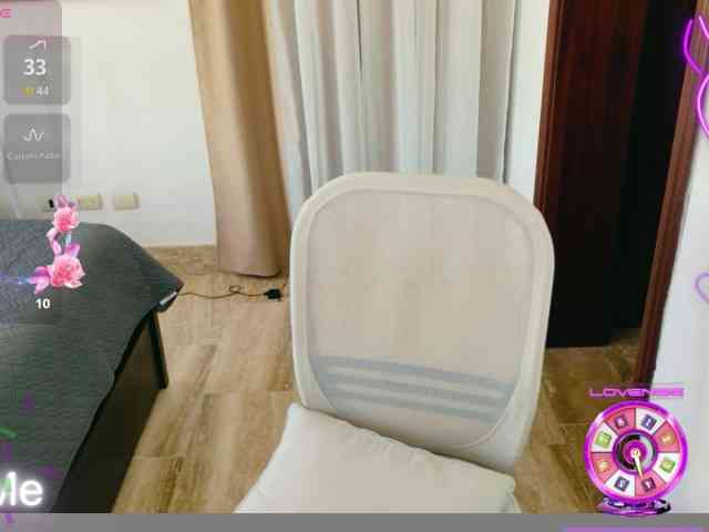 ViktoriaSillk webcam