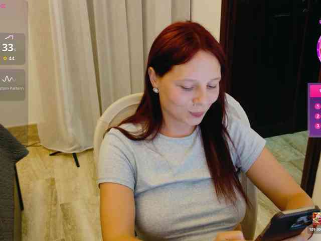 ViktoriaSillk webcam