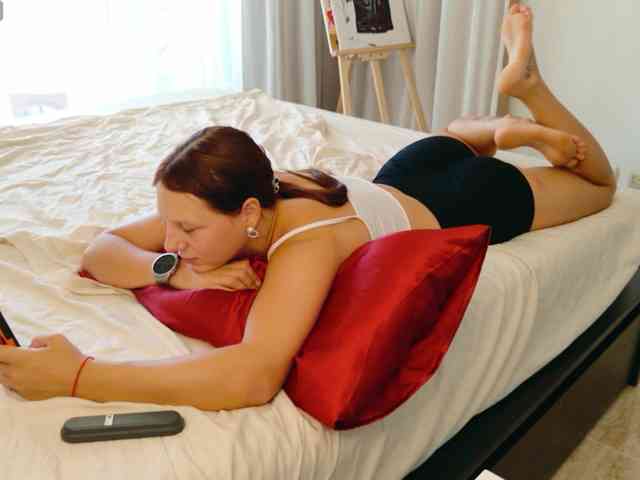ViktoriaSillk webcam