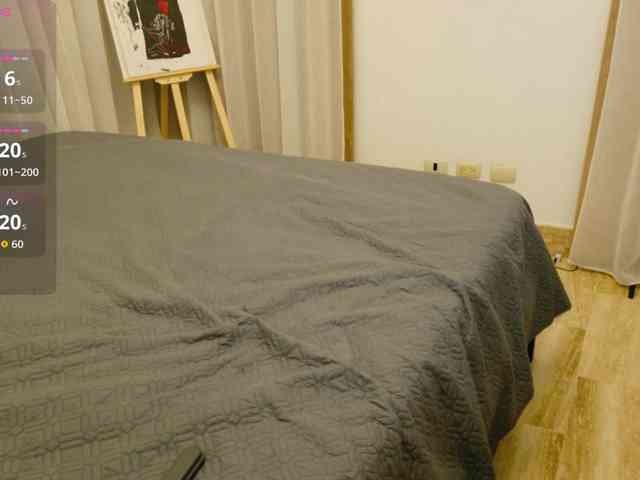 ViktoriaSillk webcam