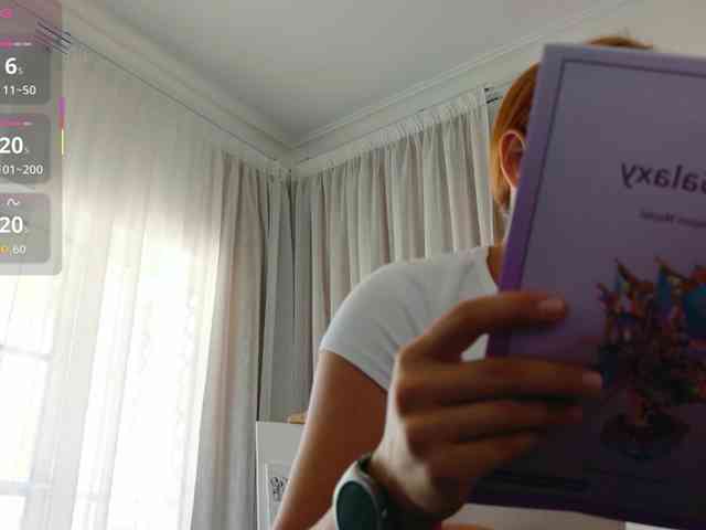 ViktoriaSillk webcam