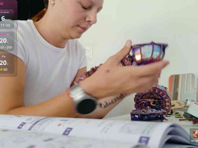 ViktoriaSillk webcam