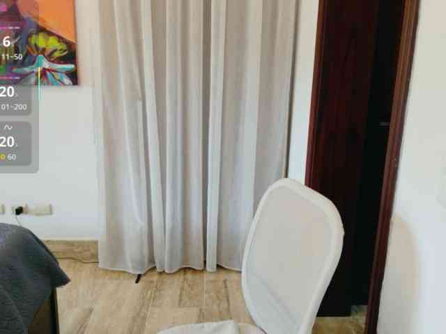 ViktoriaSillk webcam