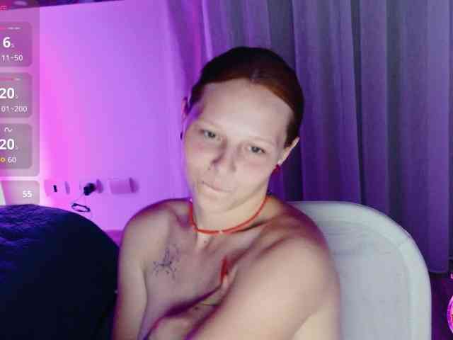 ViktoriaSillk webcam